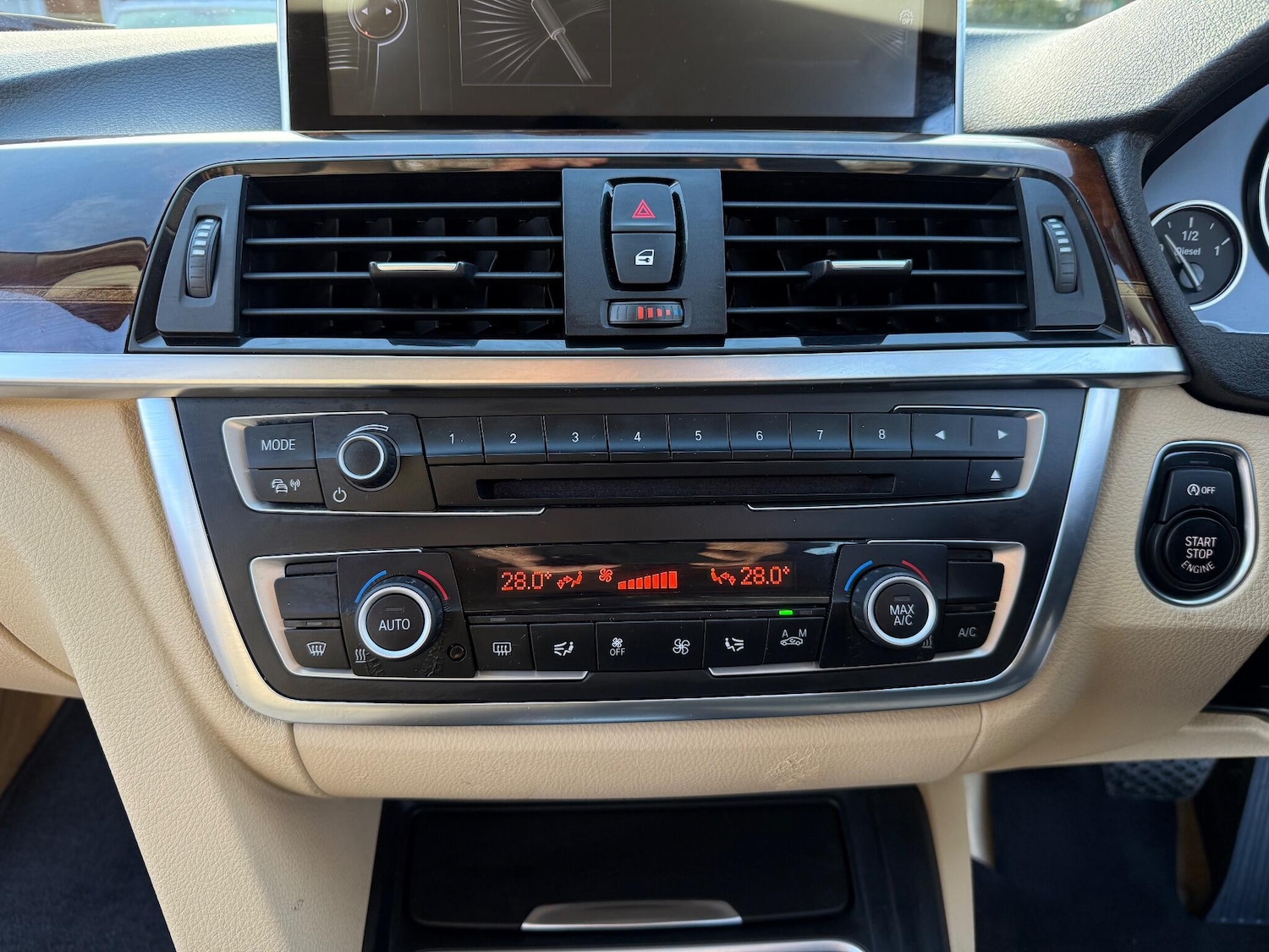 Used BMW 3 Series 2014 for sale - 77470477: Photo 29