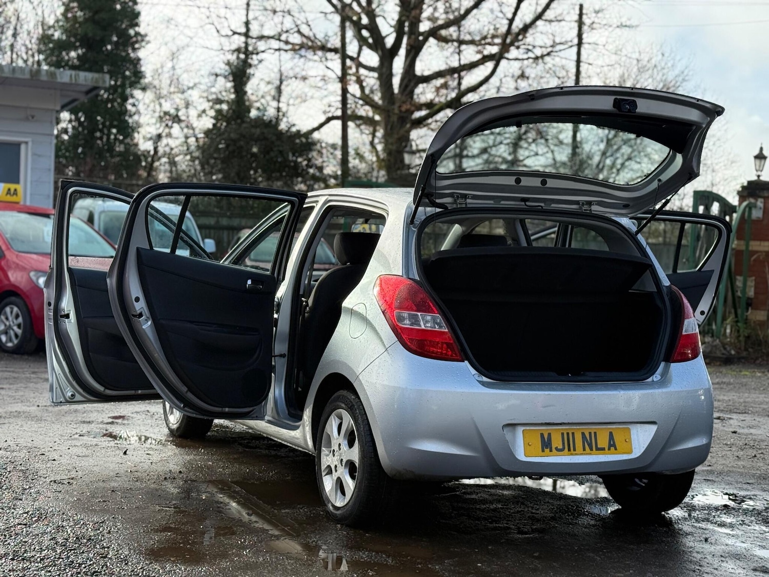 Used Hyundai i20 2011 for sale - 77470450: Photo 30