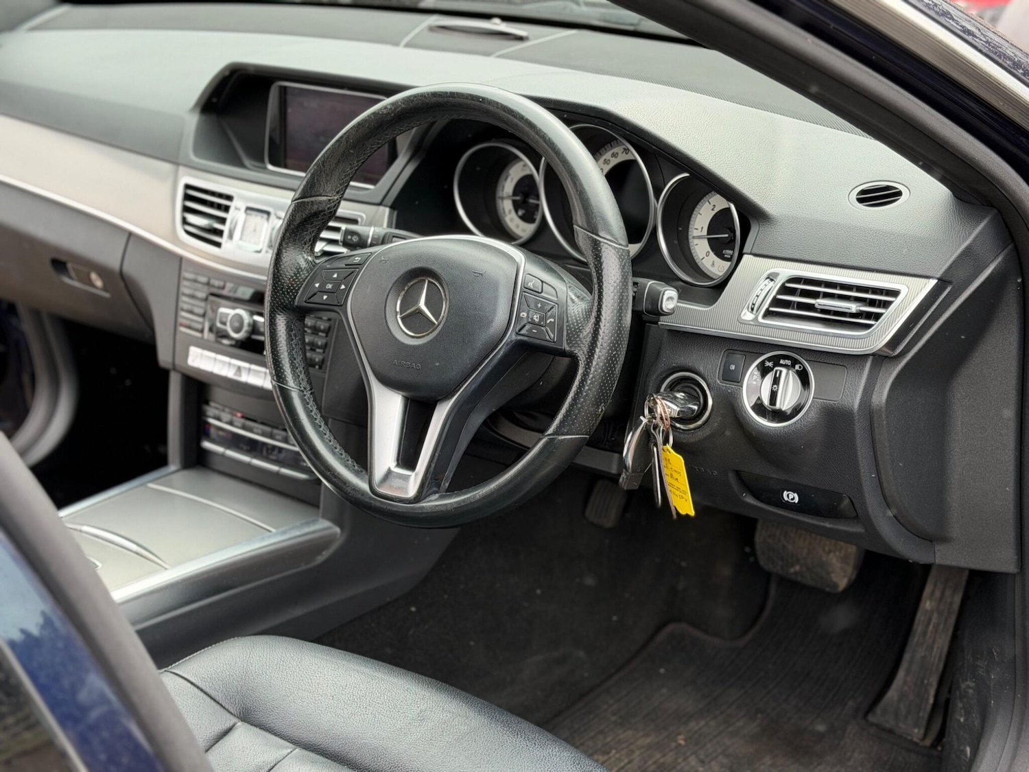 Used Mercedes-Benz E Class 2014 for sale - 77657672: Photo 27