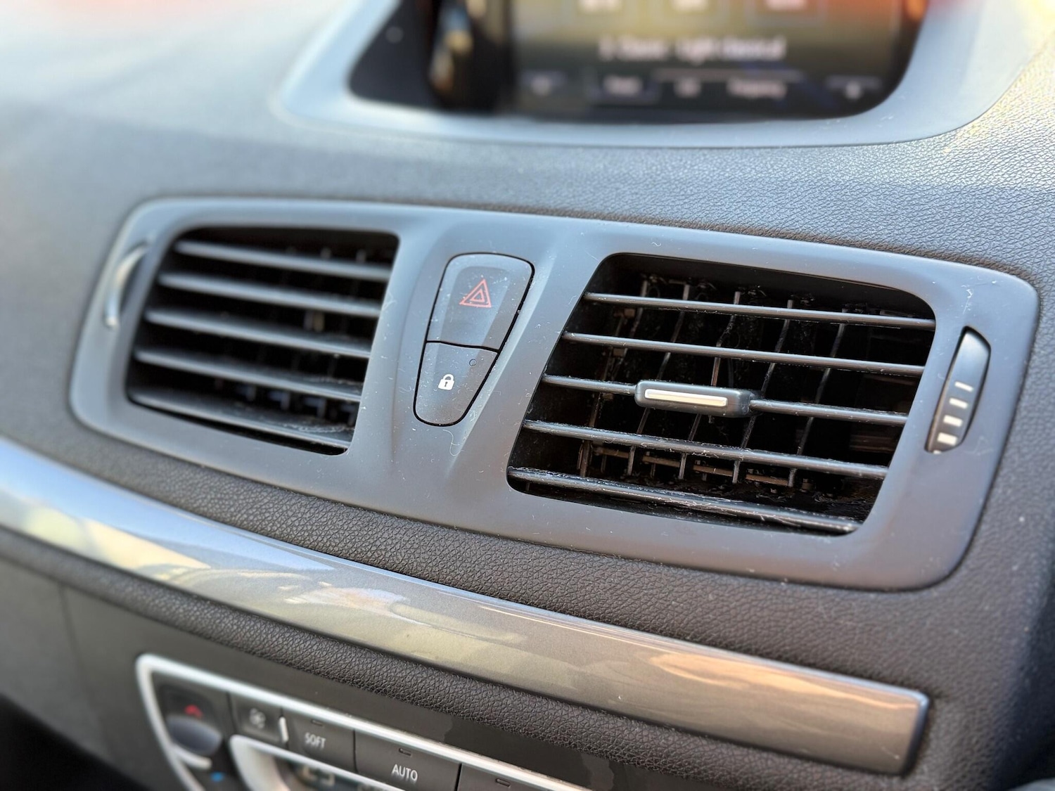 Used Renault Megane 2016 for sale - 77470442: Photo 21