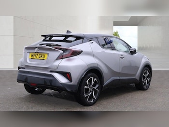 Used Toyota C-HR 2017 for sale - 79453606: Photo