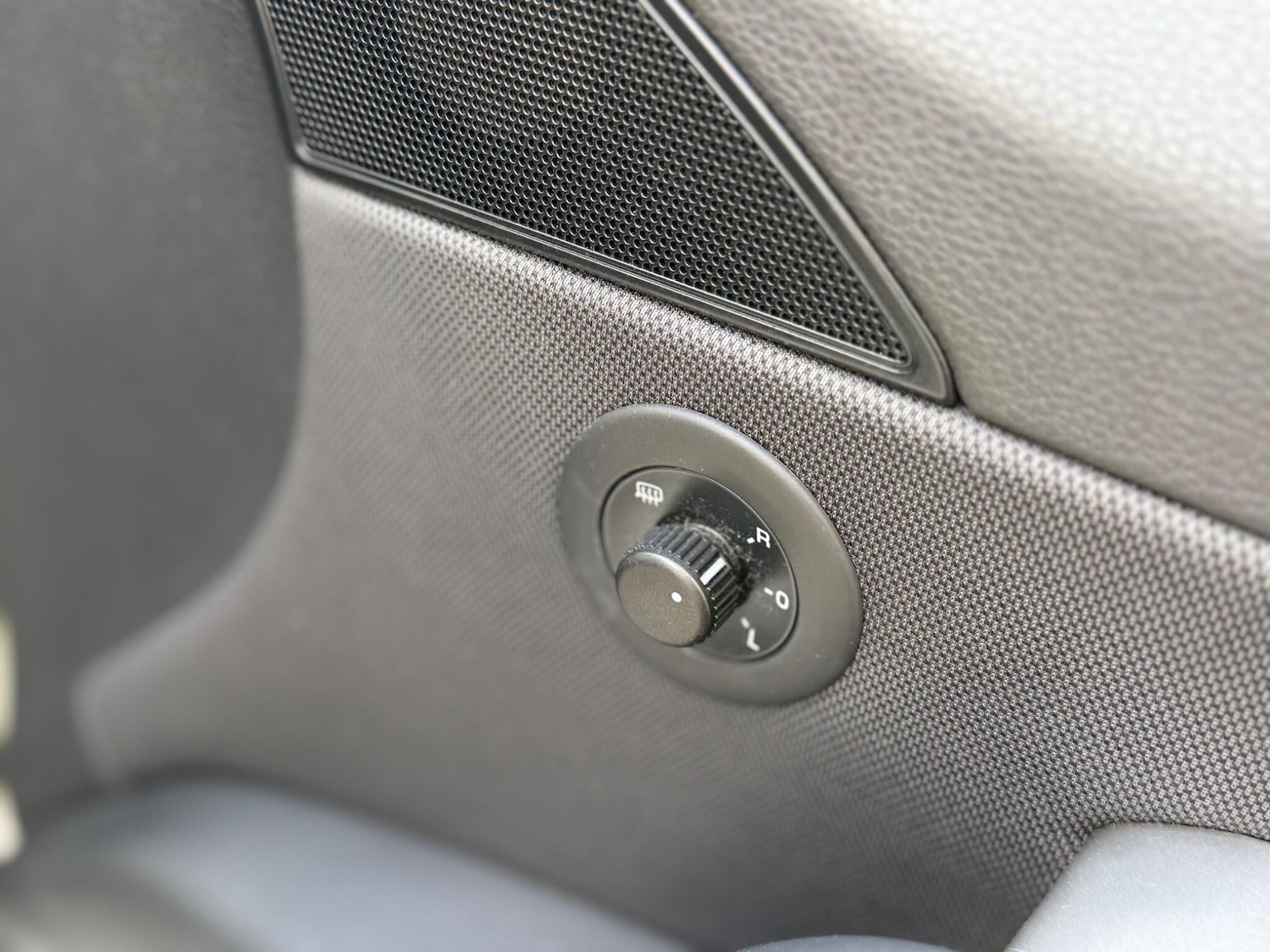 Used Volkswagen Scirocco 2010 for sale - 77470445: Photo 12