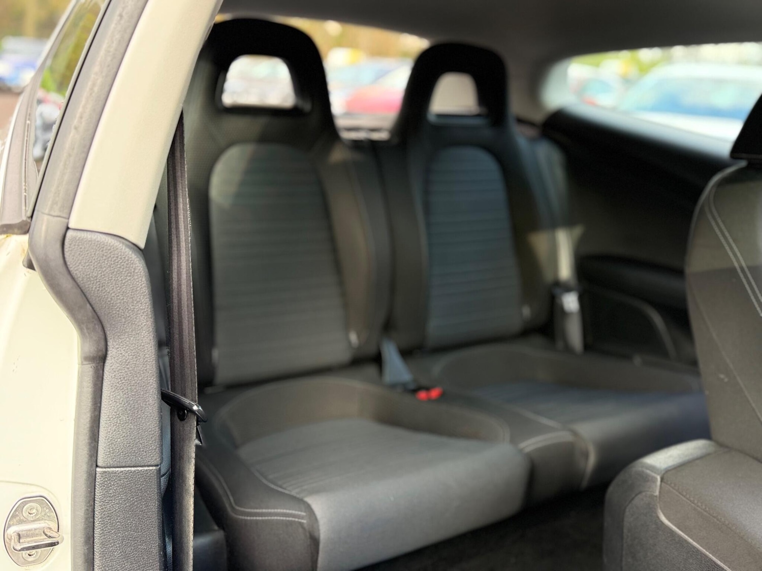 Used Volkswagen Scirocco 2010 for sale - 77470445: Photo 28