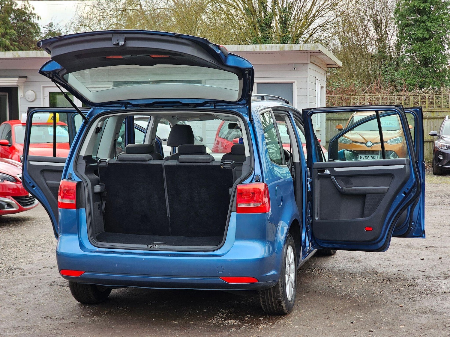 Used Volkswagen Touran 2014 for sale - 77559314: Photo 37