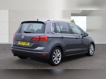 Used Volkswagen Golf SV 2017 for sale - 79532147: Photo