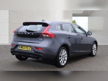 Used Volvo V40 2013 for sale - 79452579: Photo