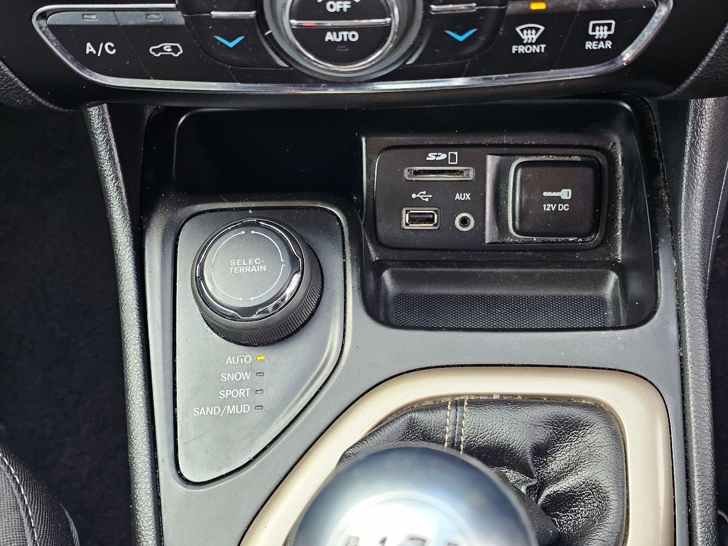 Used Jeep Cherokee 2015 for sale - 77469260: Photo 28