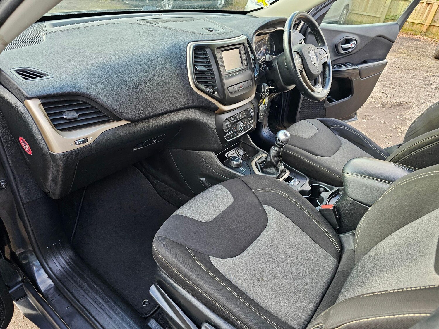 Used Jeep Cherokee 2015 for sale - 77469260: Photo 41