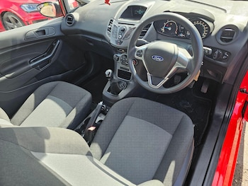 Used Ford Fiesta 2014 for sale - 78019896: Photo