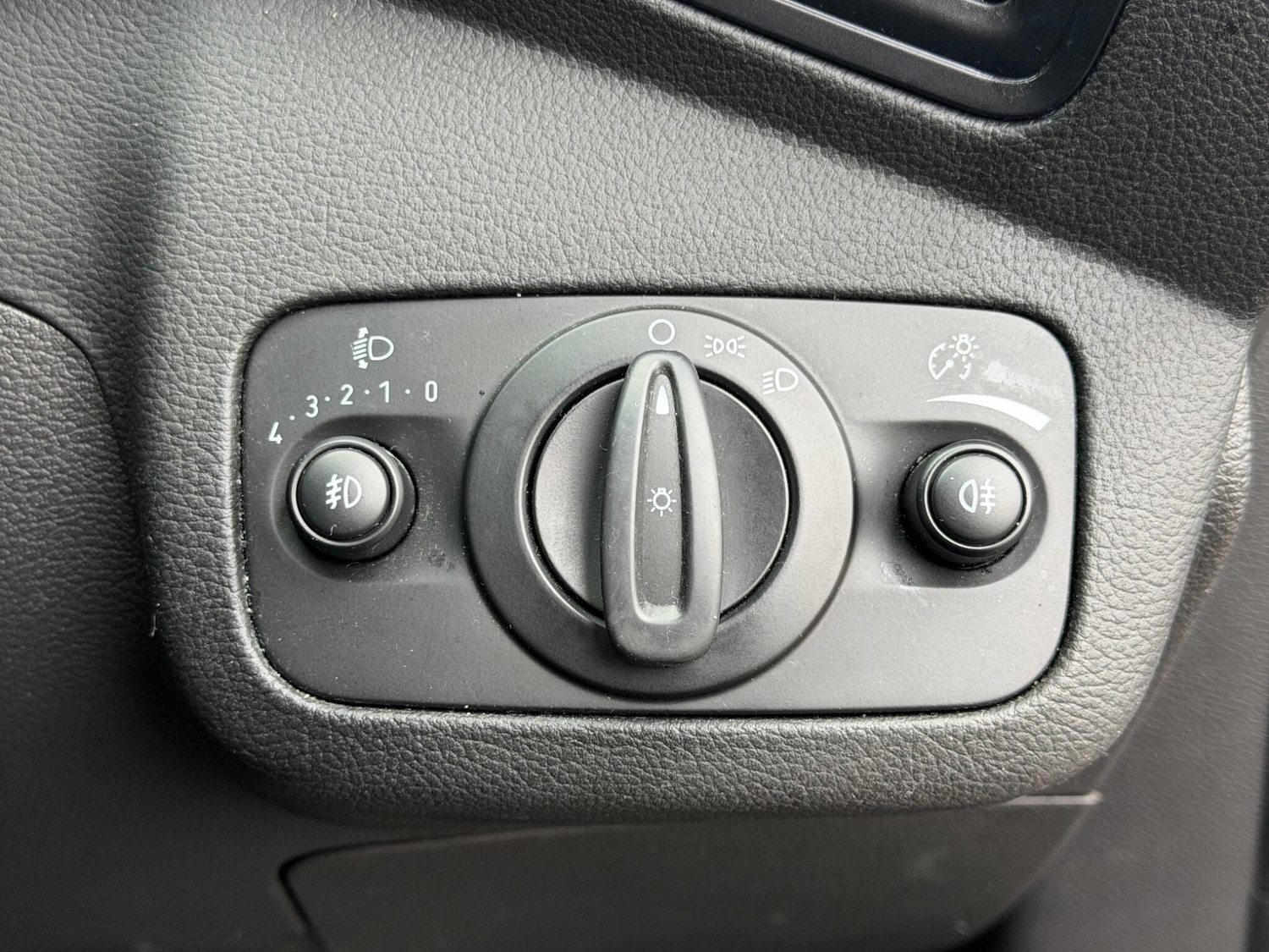 Used Ford Kuga 2017 for sale - 77470463: Photo 13