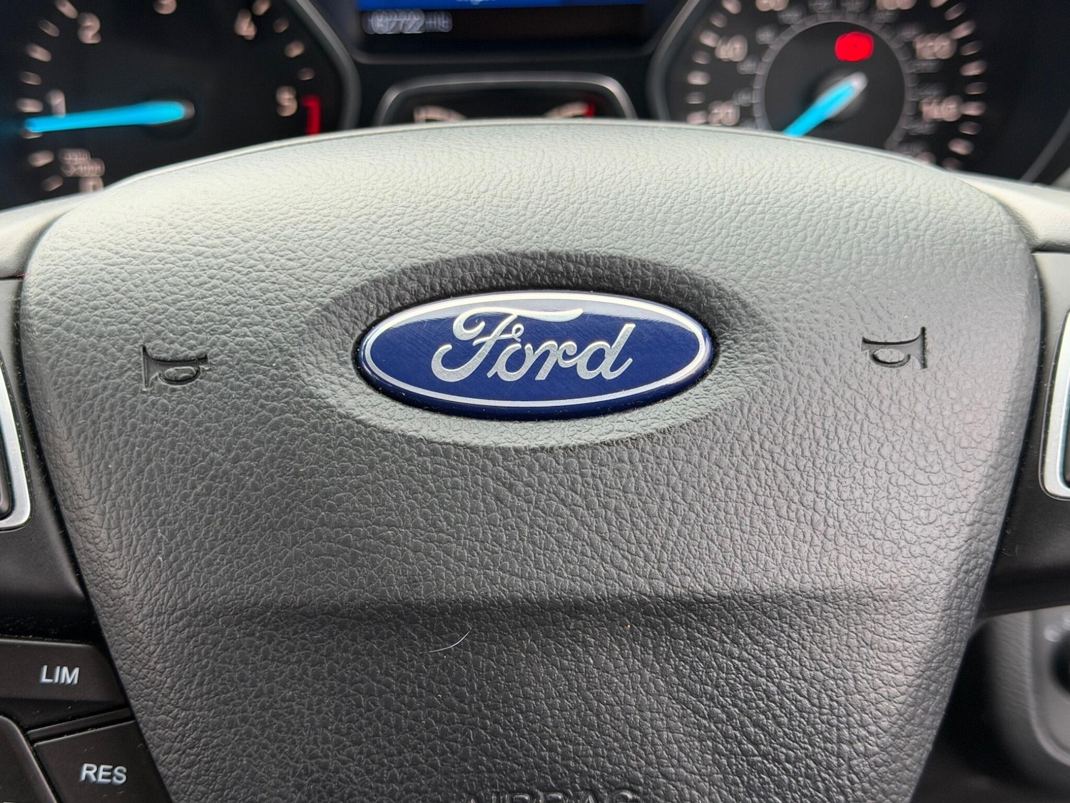 Used Ford Kuga 2017 for sale - 77470463: Photo 15