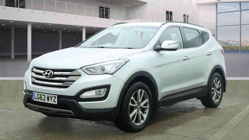 Used Hyundai Santa Fe 2013 for sale - 77977979: Photo 2