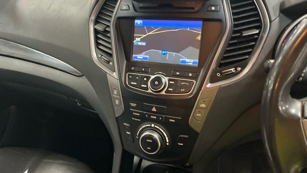 Used Hyundai Santa Fe 2013 for sale - 77977979: Photo 23