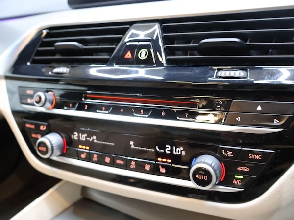 Used BMW 5 Series 2017 for sale - 76200679: Photo 30