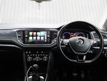 Used Volkswagen T-Roc 2018 for sale - 75327095: Photo