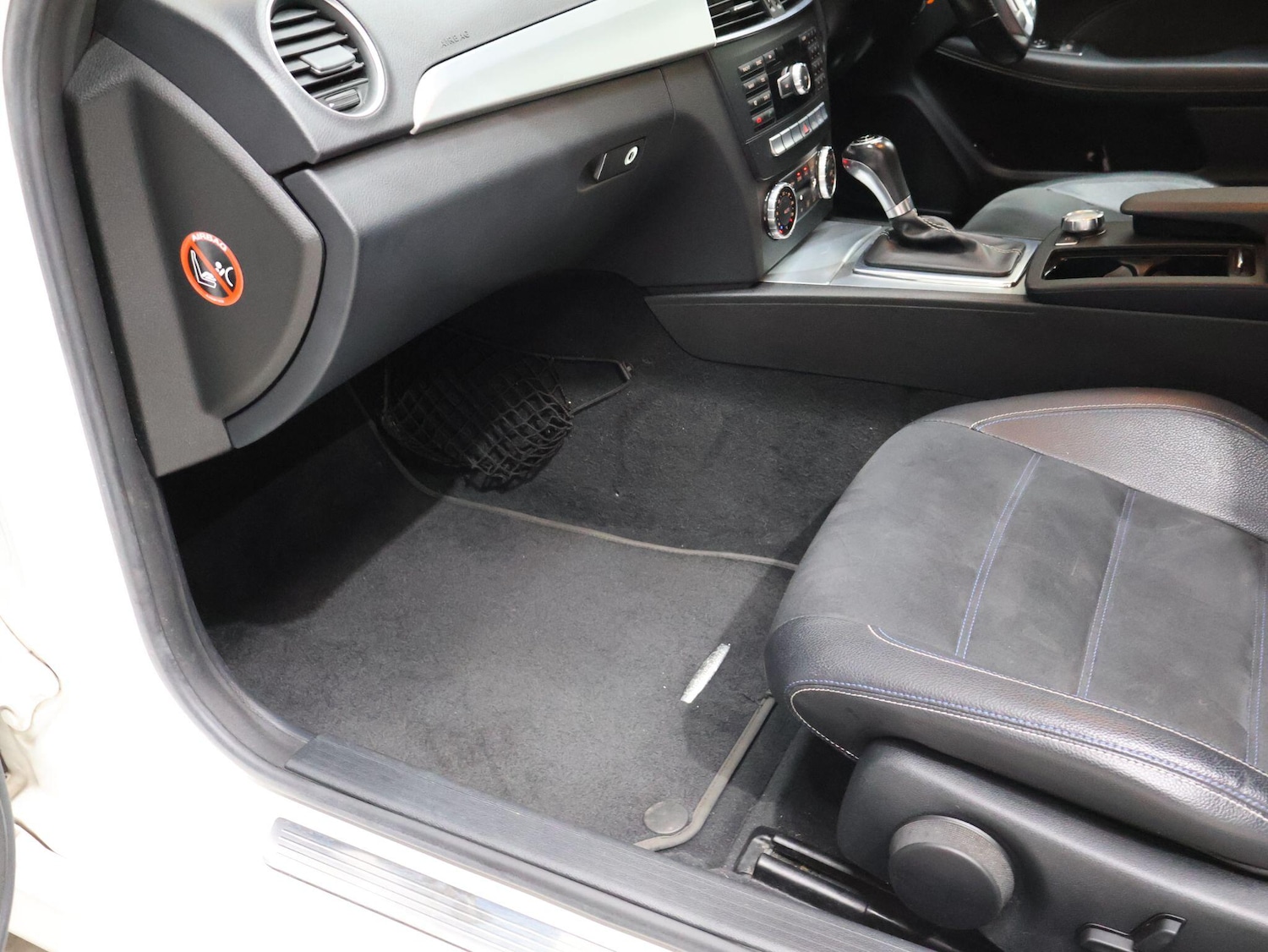 Used Mercedes-Benz C-Class 2015 for sale - 76083648: Photo 11