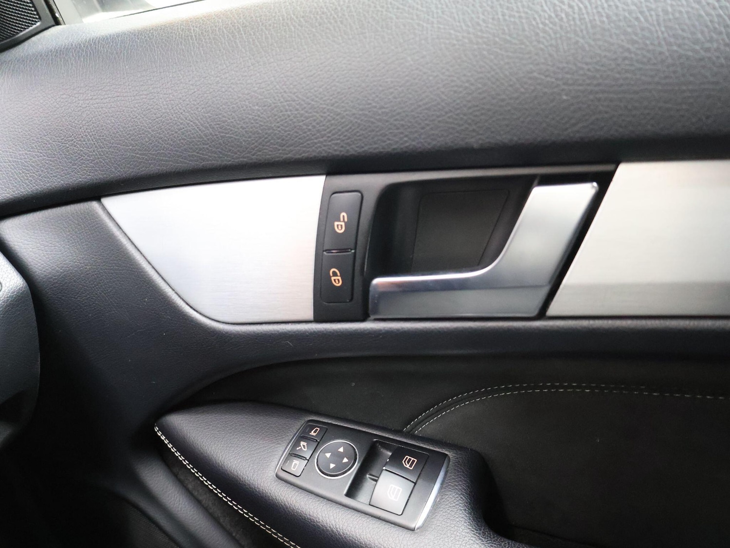 Used Mercedes-Benz C-Class 2015 for sale - 76083648: Photo 27