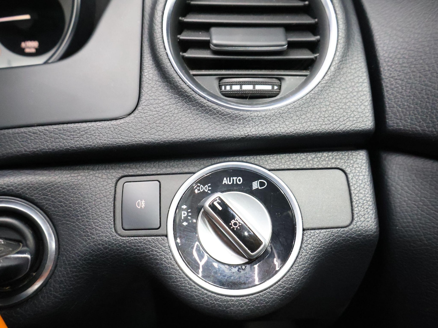 Used Mercedes-Benz C-Class 2015 for sale - 76083648: Photo 31