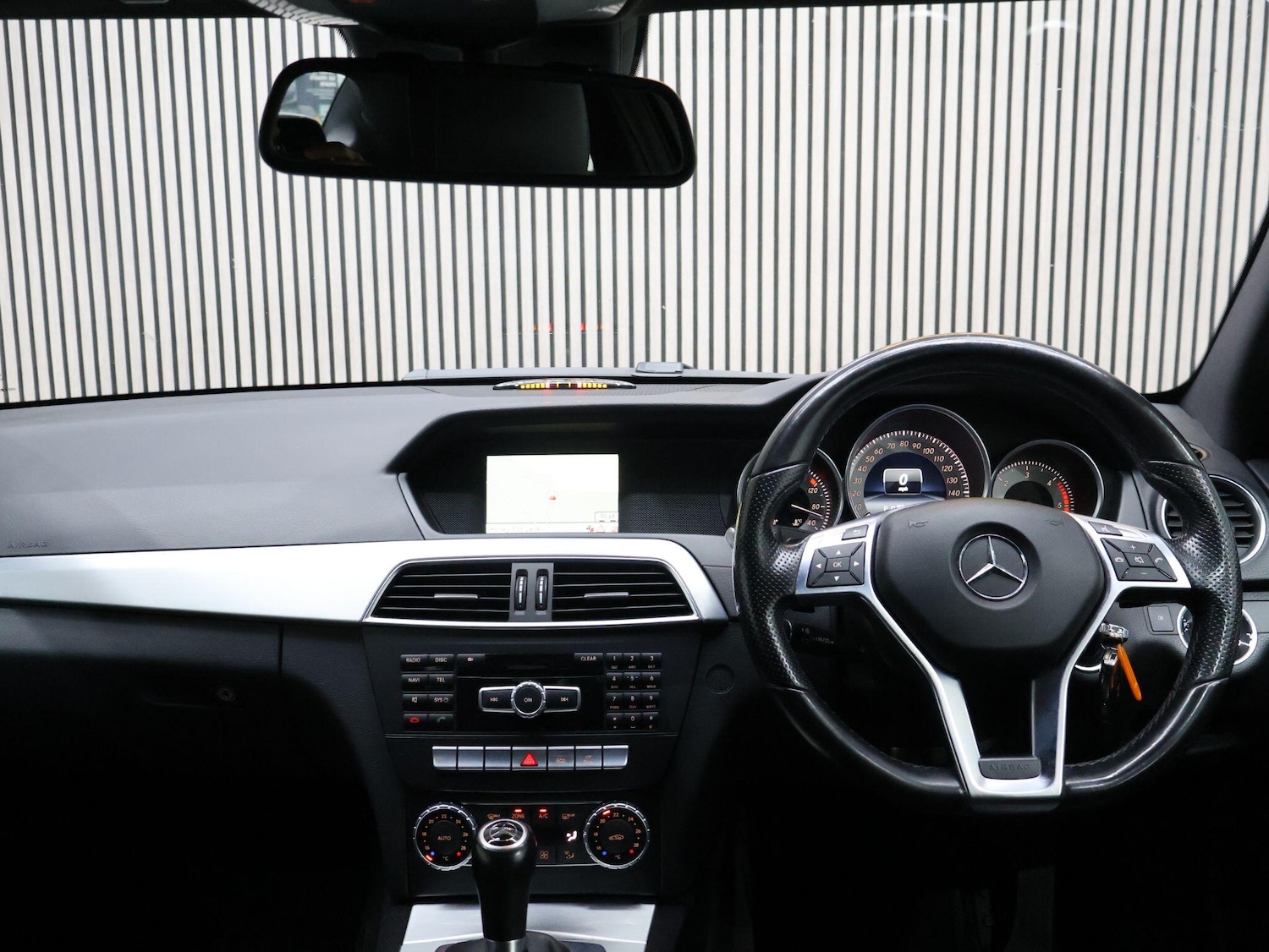 Used Mercedes-Benz C-Class 2015 for sale - 76083648: Photo 38
