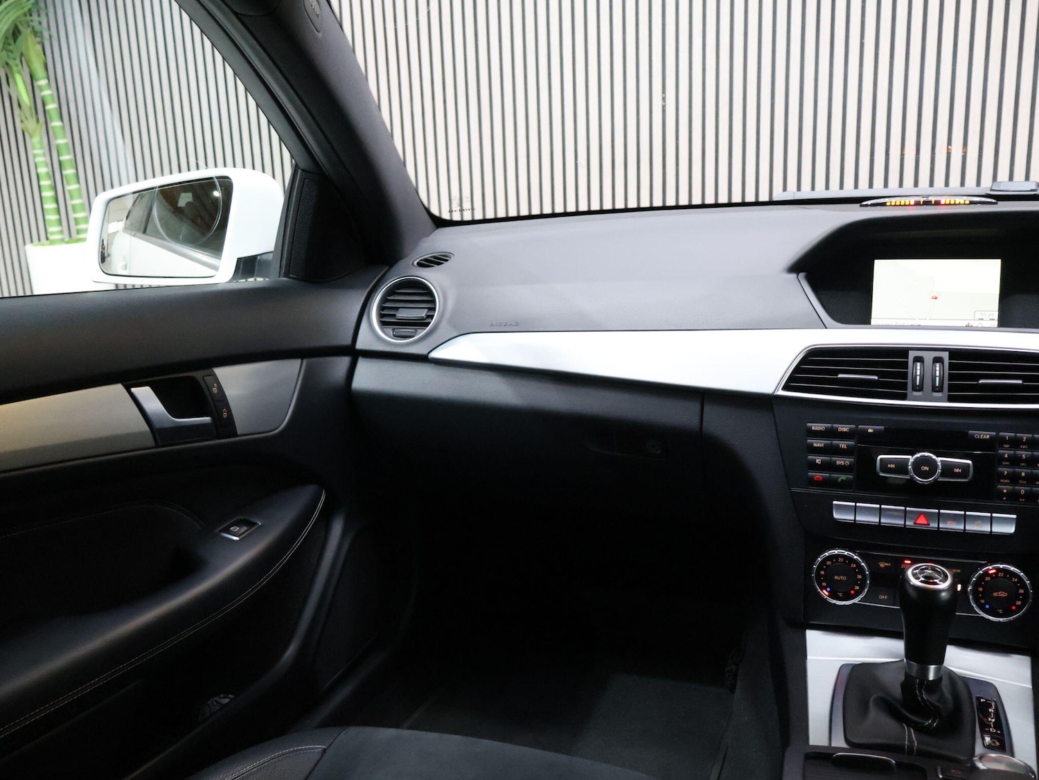 Used Mercedes-Benz C-Class 2015 for sale - 76083648: Photo 40