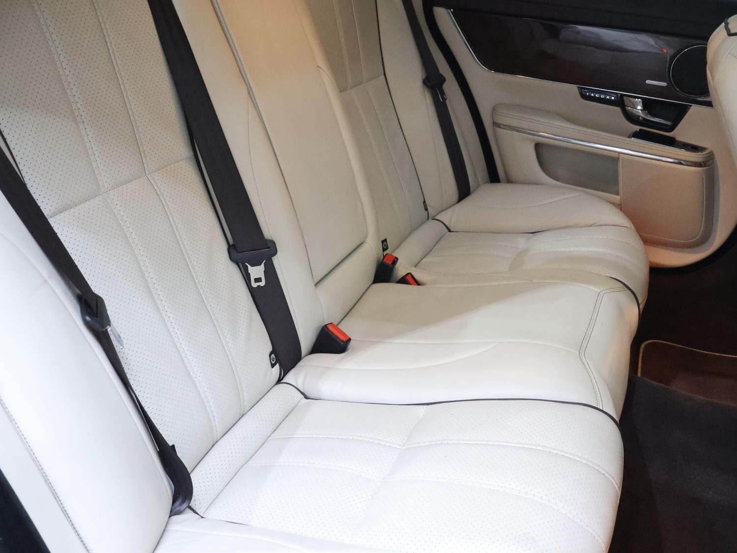 Used Jaguar XJ 2010 for sale - 76174888: Photo 11