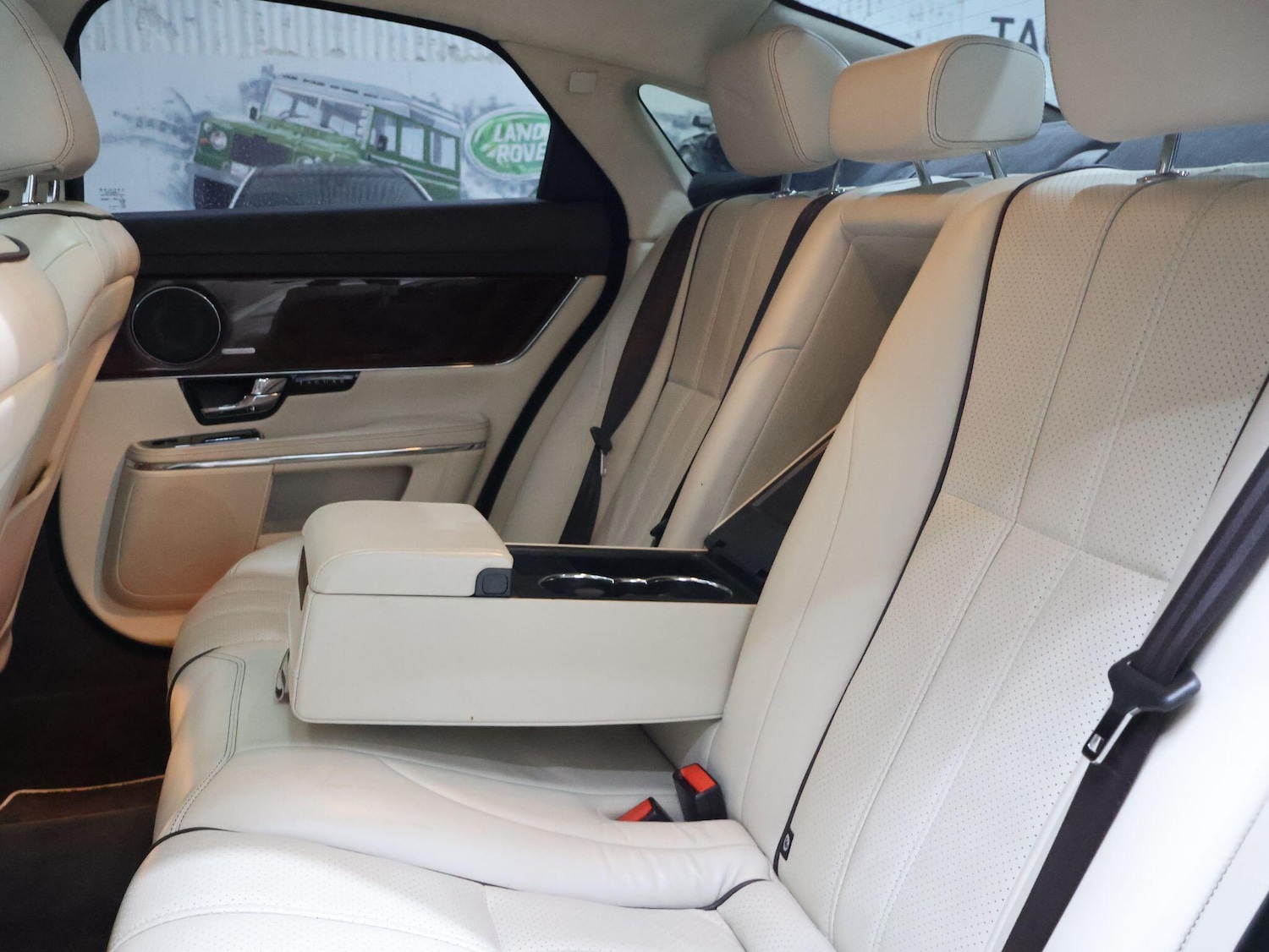 Used Jaguar XJ 2010 for sale - 76174888: Photo 14