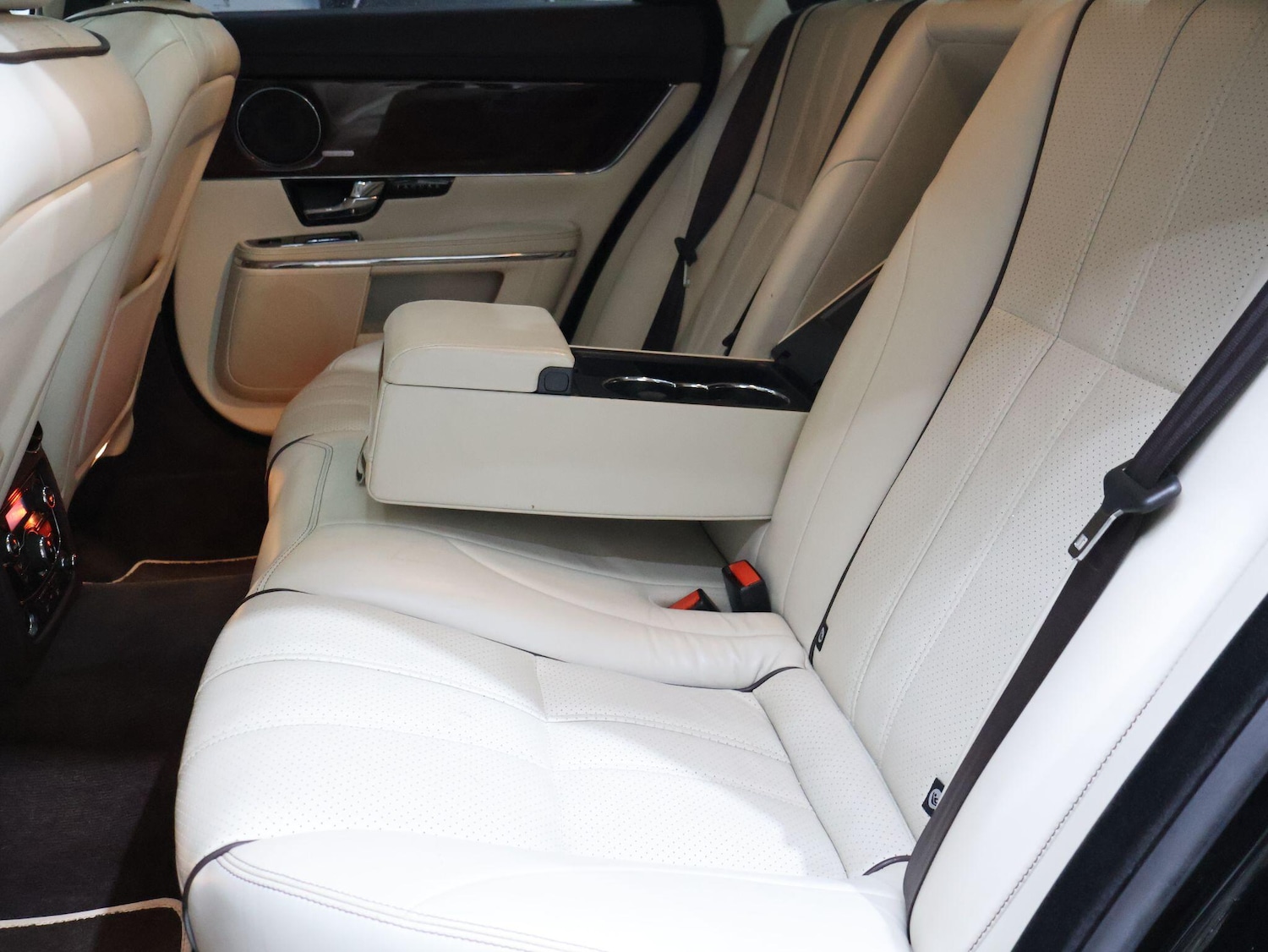 Used Jaguar XJ 2010 for sale - 76174888: Photo 15