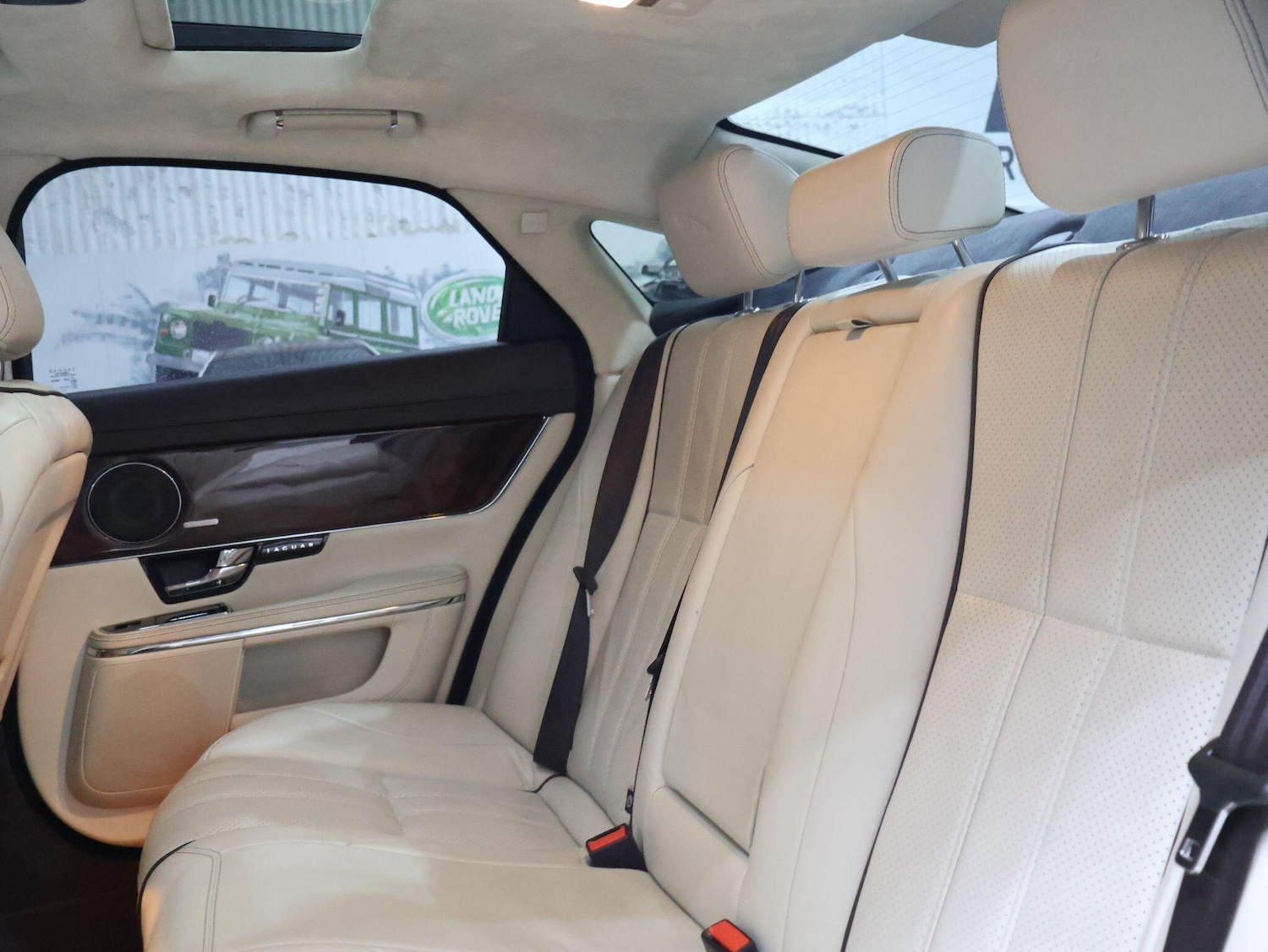 Used Jaguar XJ 2010 for sale - 76174888: Photo 16