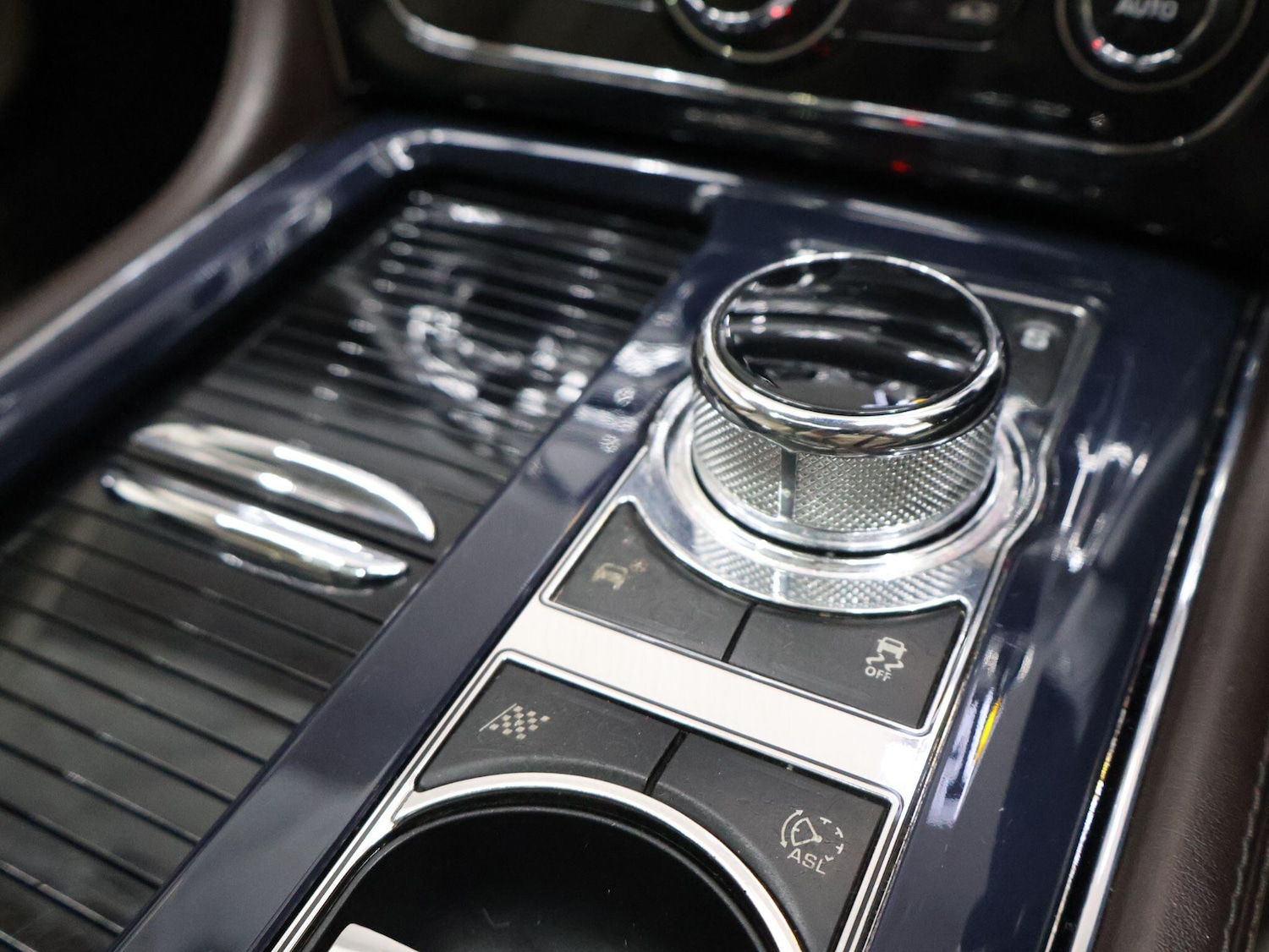 Used Jaguar XJ 2010 for sale - 76174888: Photo 29