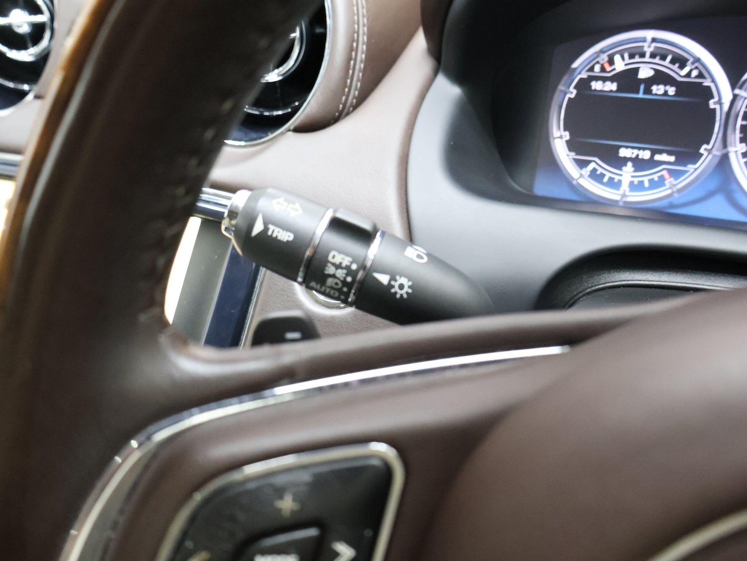 Used Jaguar XJ 2010 for sale - 76174888: Photo 35