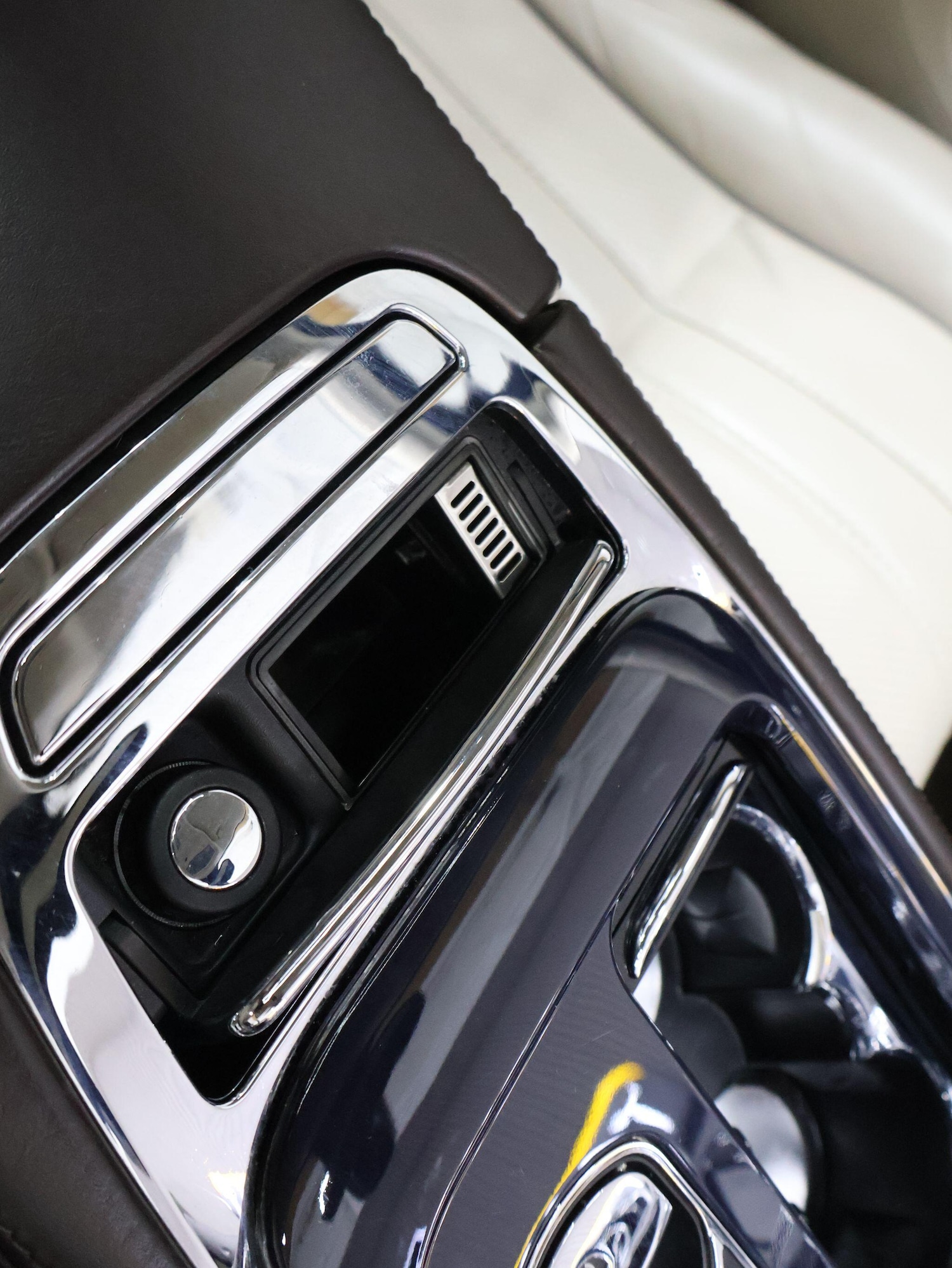 Used Jaguar XJ 2010 for sale - 76174888: Photo 52