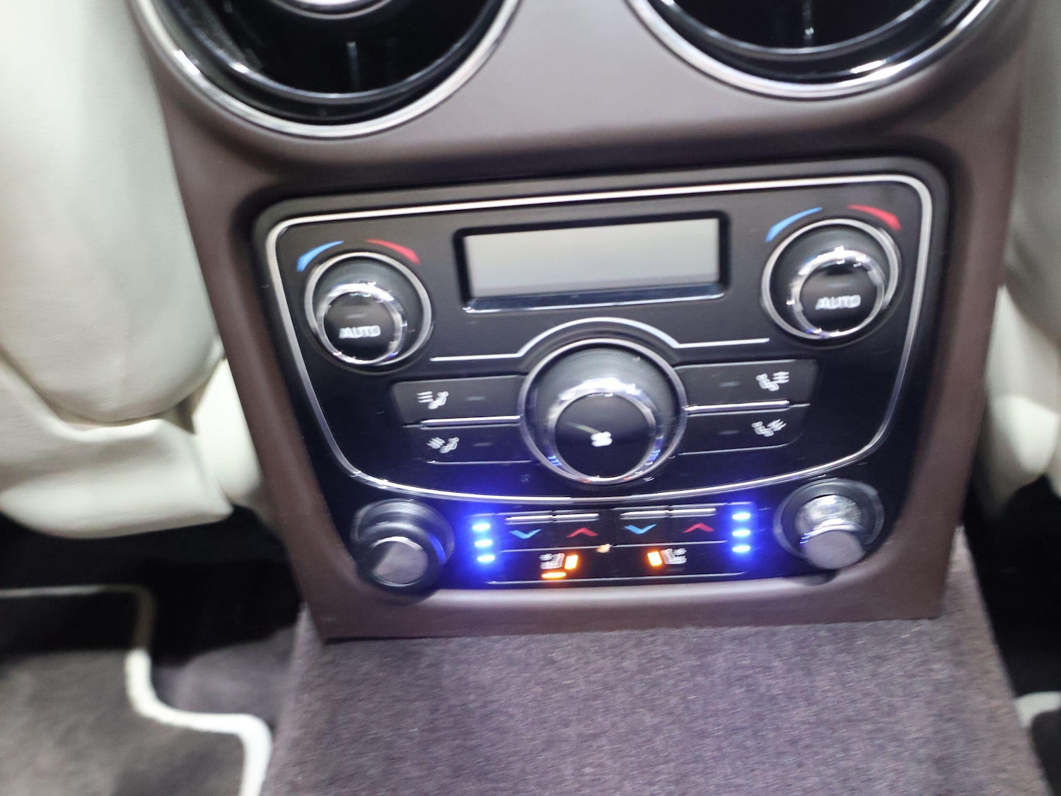 Used Jaguar XJ 2010 for sale - 76174888: Photo 60