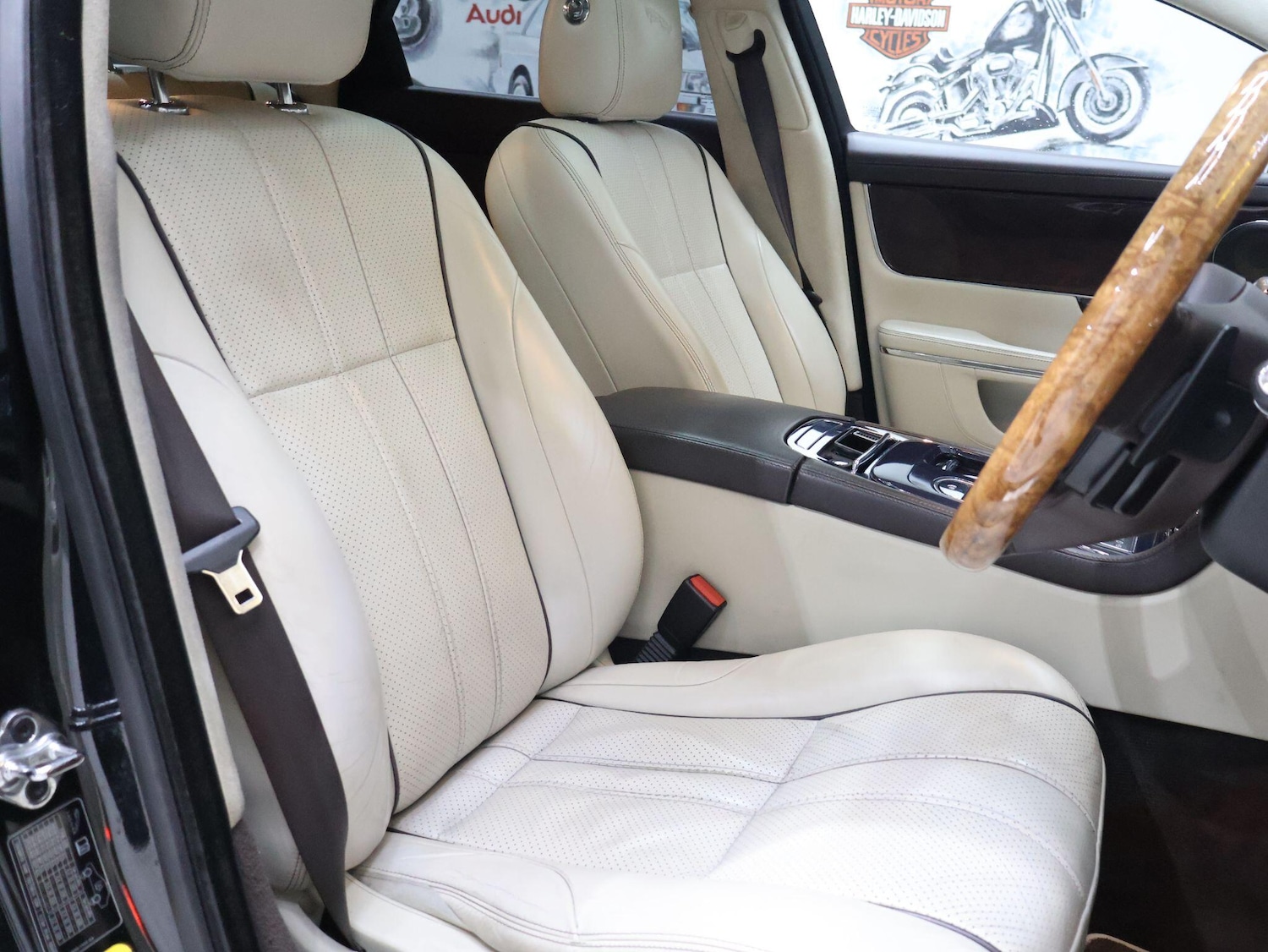 Used Jaguar XJ 2010 for sale - 76174888: Photo 8