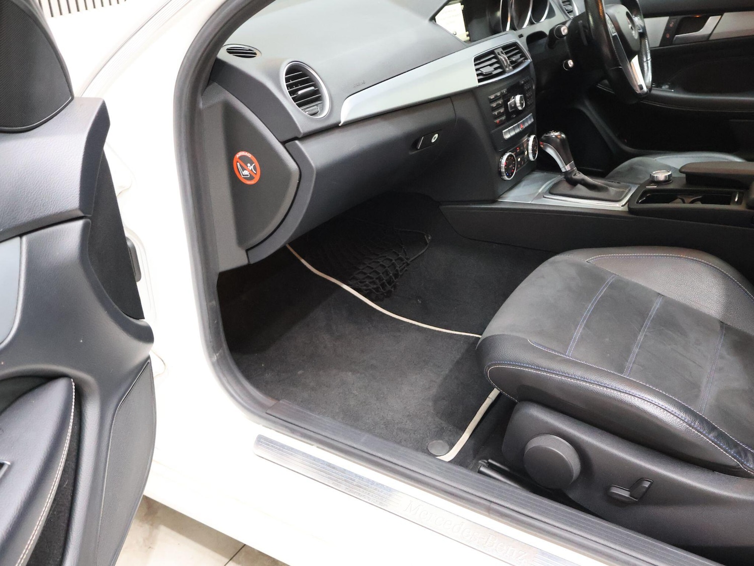 Used Mercedes-Benz C-Class 2014 for sale - 76085486: Photo 15