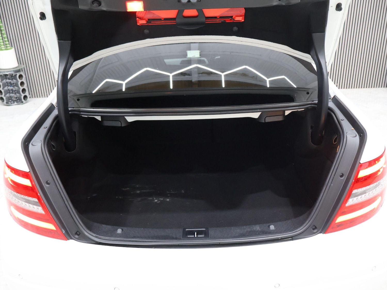Used Mercedes-Benz C-Class 2014 for sale - 76085486: Photo 19