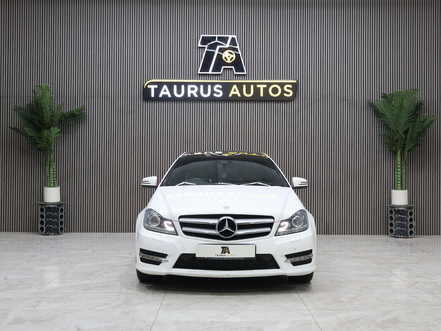 Used Mercedes-Benz C-Class 2014 for sale - 76085486: Photo 2