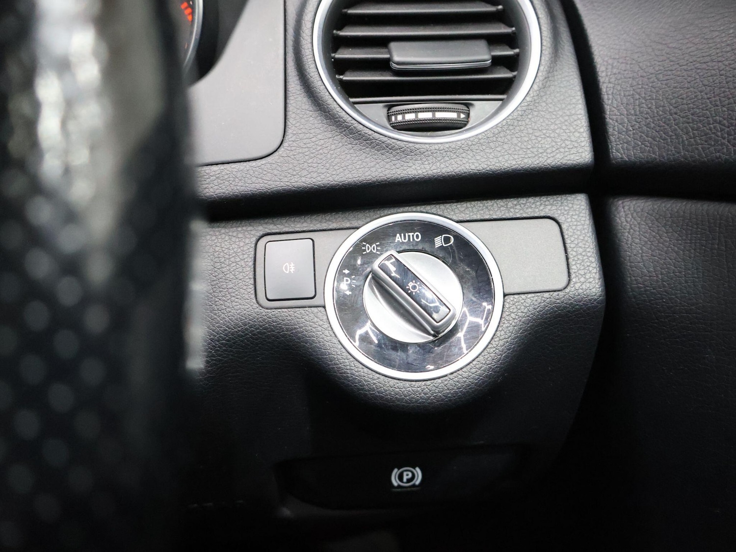 Used Mercedes-Benz C-Class 2014 for sale - 76085486: Photo 33