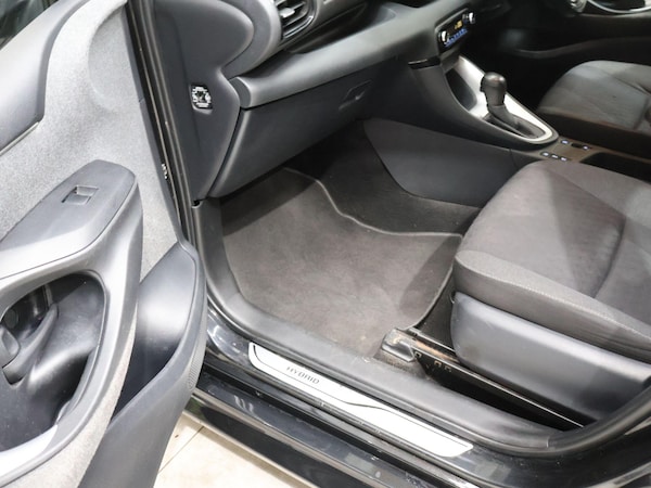 Used Toyota Yaris 2020 for sale - 76200173: Photo 18