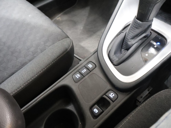 Used Toyota Yaris 2020 for sale - 76200173: Photo 26