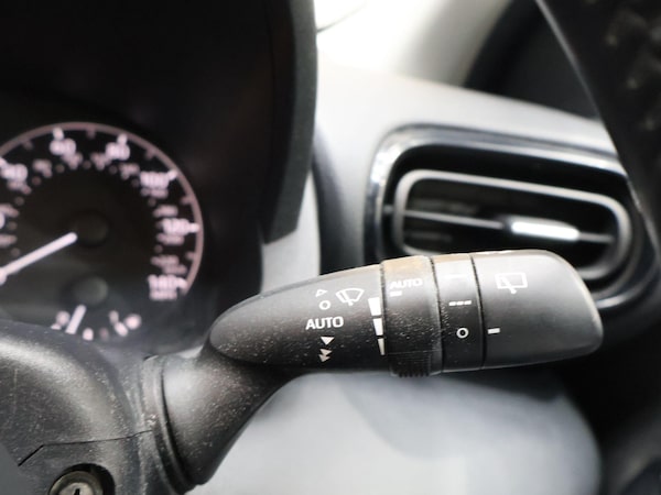 Used Toyota Yaris 2020 for sale - 76200173: Photo 30