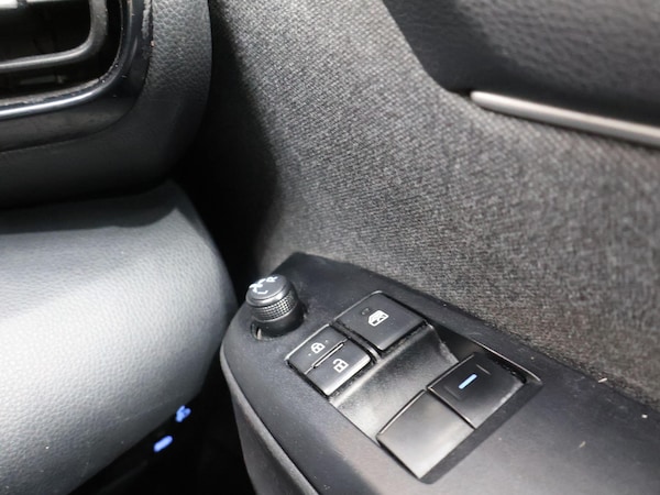 Used Toyota Yaris 2020 for sale - 76200173: Photo 31