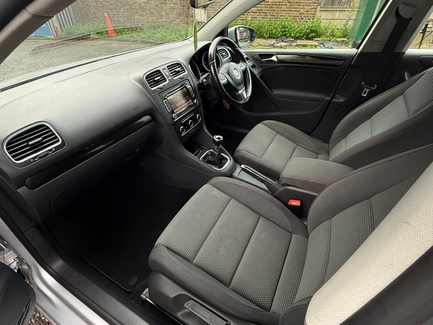 Used Volkswagen Golf 2011 for sale - 76455554: Photo 9