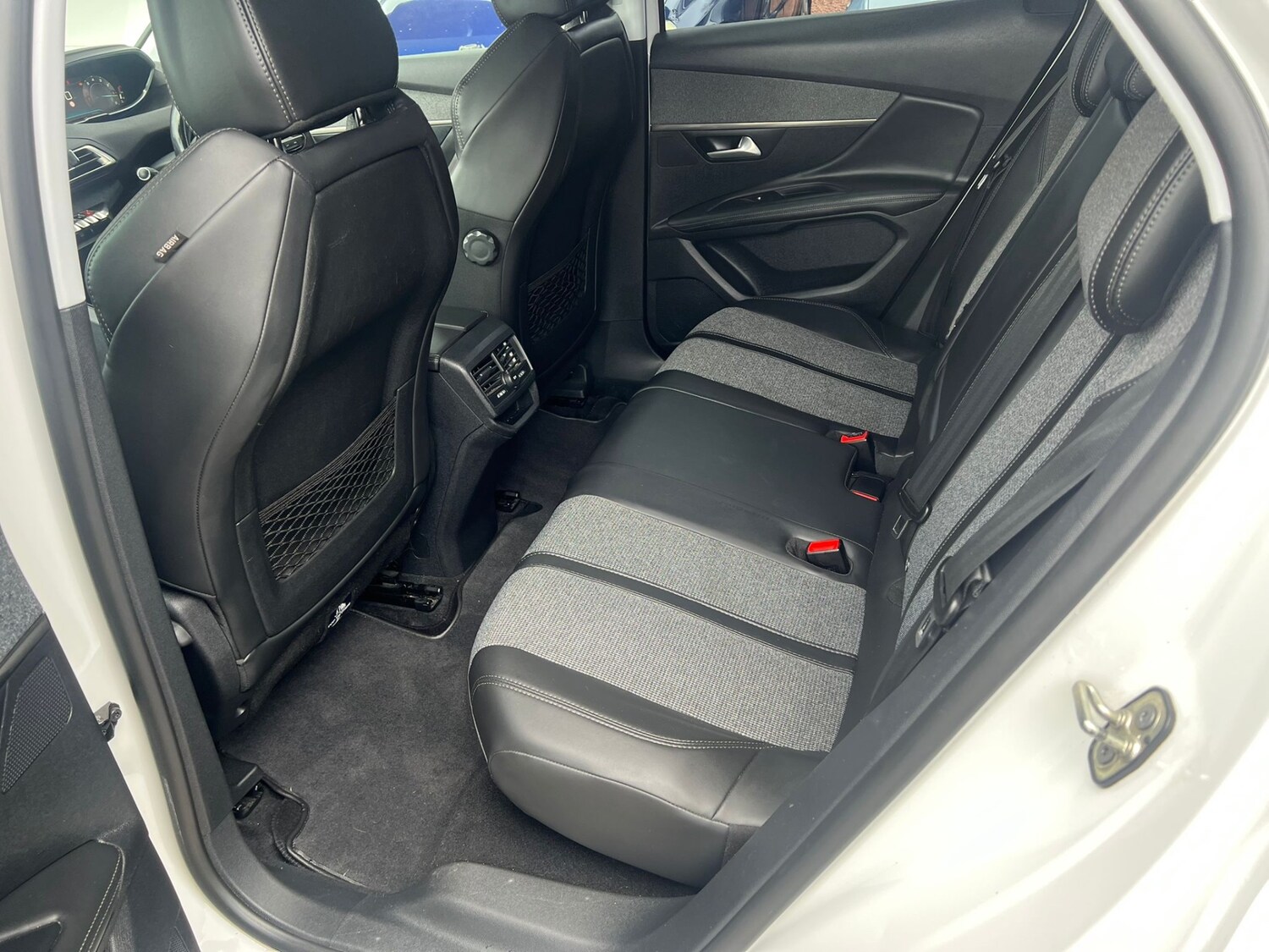 Used Peugeot 3008 2017 for sale - 75999310: Photo 8