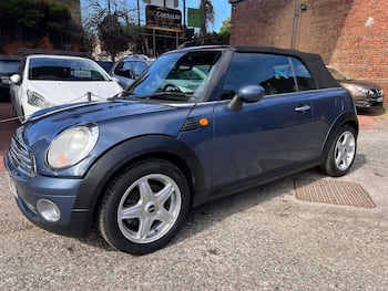 Used MINI Convertible 2009 for sale - 79664930: Photo