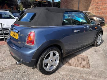 Used MINI Convertible 2009 for sale - 79664930: Photo