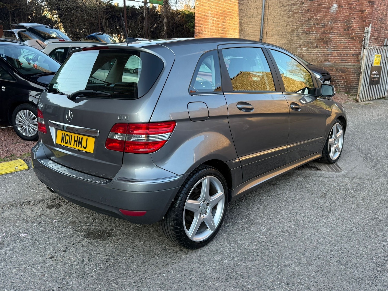 Used Mercedes-Benz B Class 2011 for sale - 77981351: Photo 4