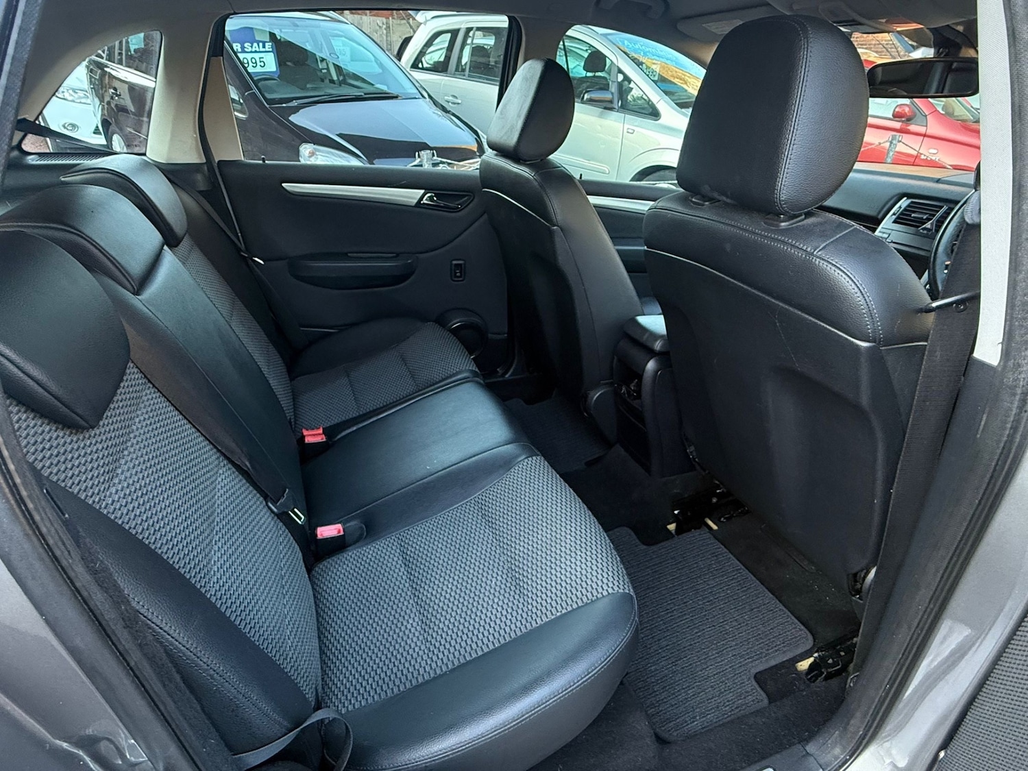 Used Mercedes-Benz B Class 2011 for sale - 77981351: Photo 8