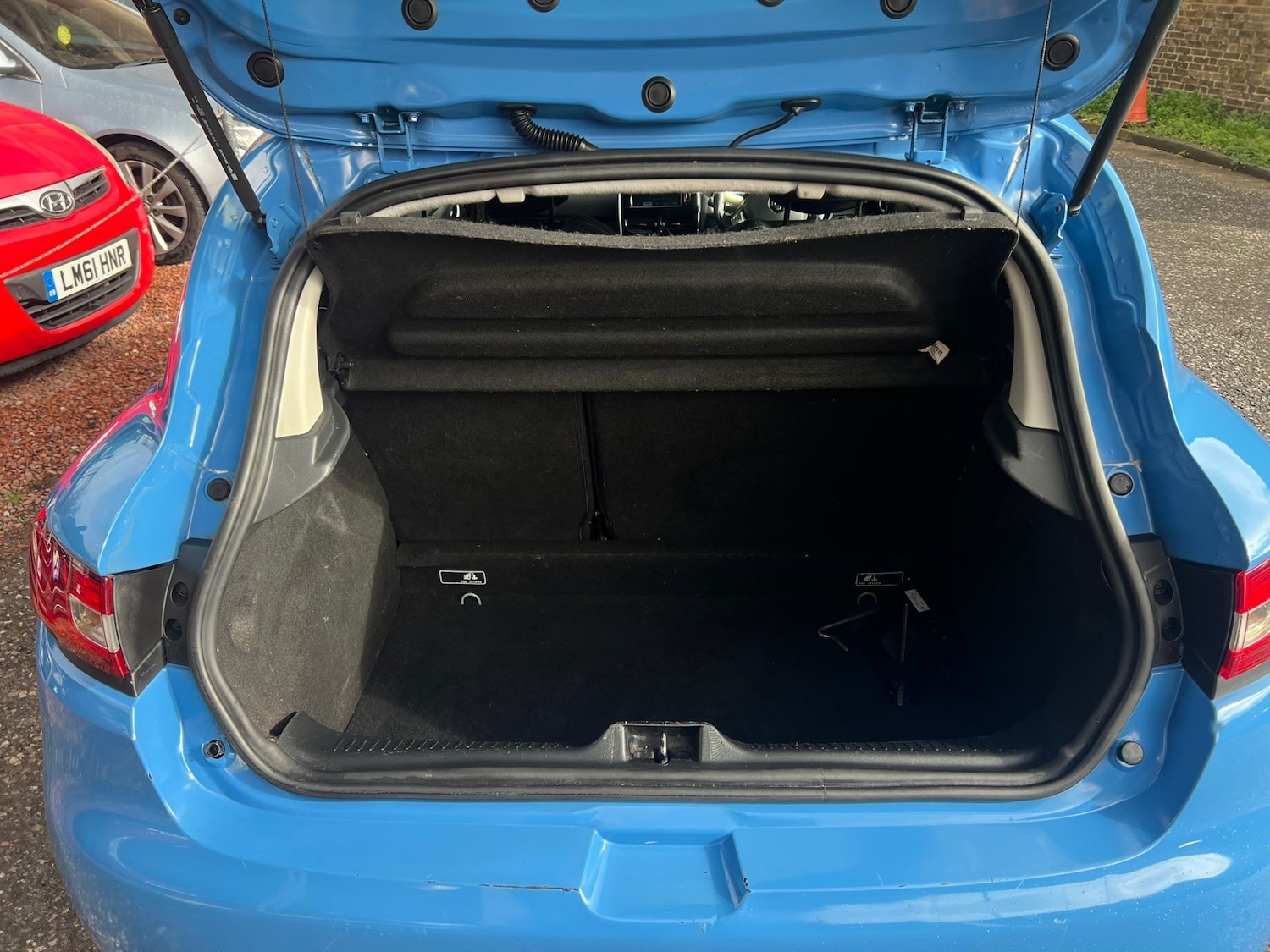 Used Renault Clio 2013 for sale - 76392321: Photo 10