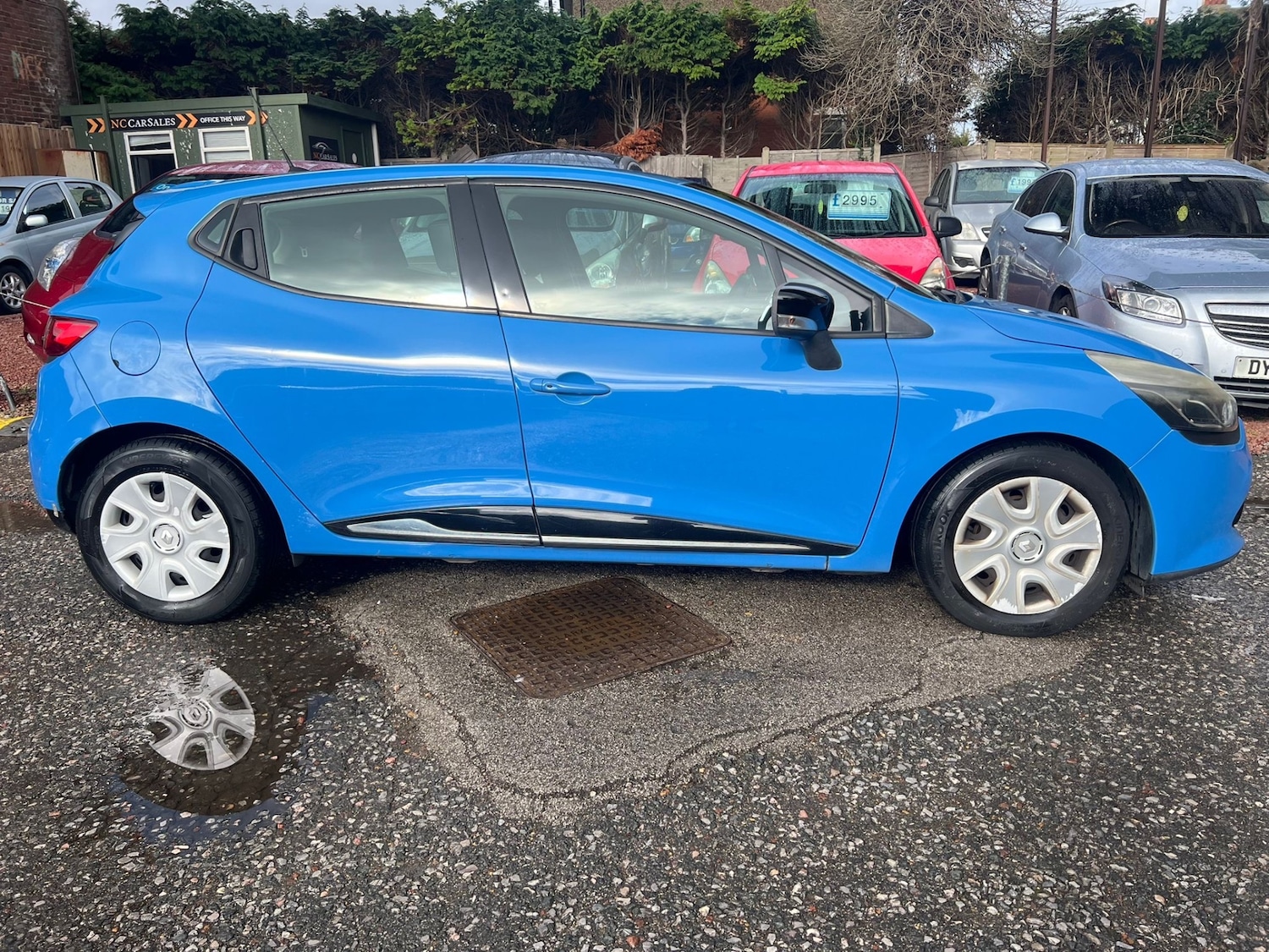 Used Renault Clio 2013 for sale - 76392321: Photo 2