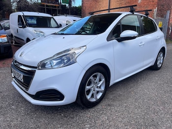 Used Peugeot 208 2018 for sale - 79542916: Photo
